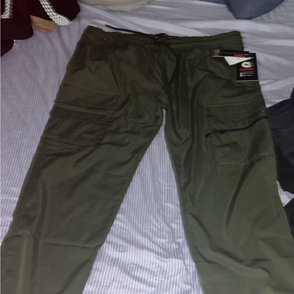 Akademiks Olive Cargo Pants